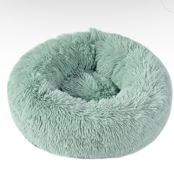 NEW - DOG/CAT FLUFFY BED - Picture 1 of 4
